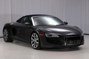 Audi R8 V10 Spyder 2012 года